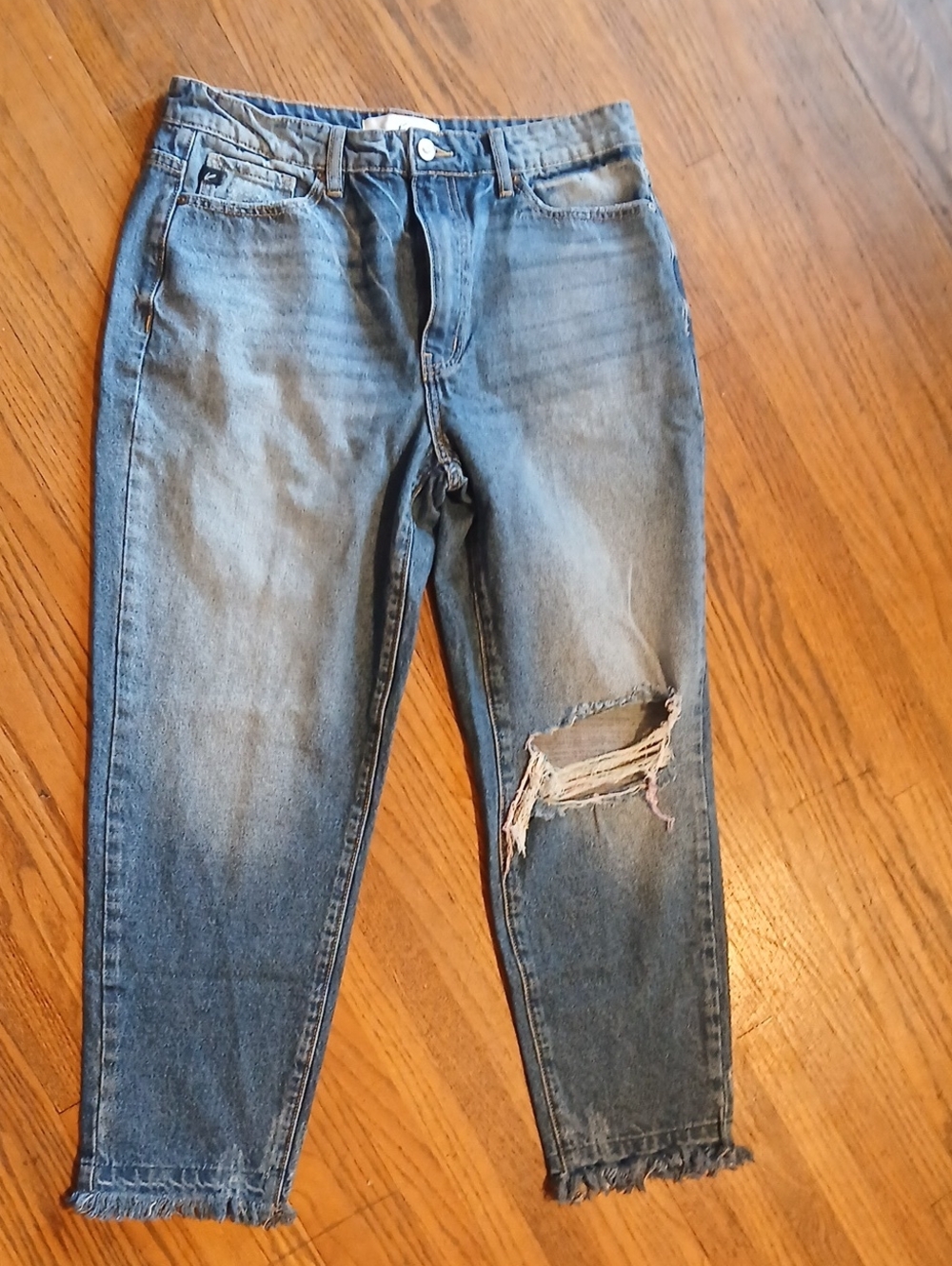GUC Kancan Ultra High Rise Mom Jean Relaxed Leg